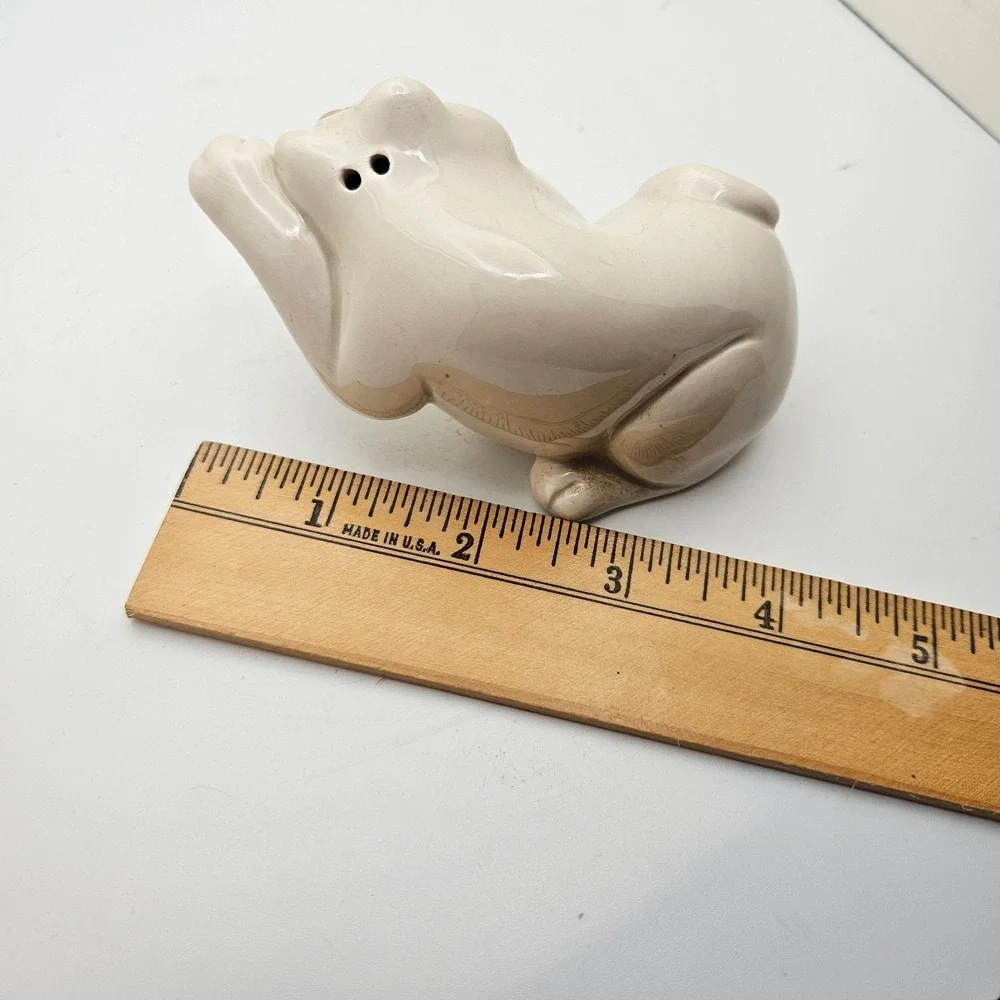 Vintage‎ Sleeping Cat Pepper Shaker Cream Ceramic Kitty Novelty Kitchen Decor